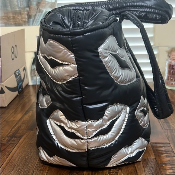 Wildfox Black and silver Tote or Shoulder Bag zipper NWT - Picture 5 of 17